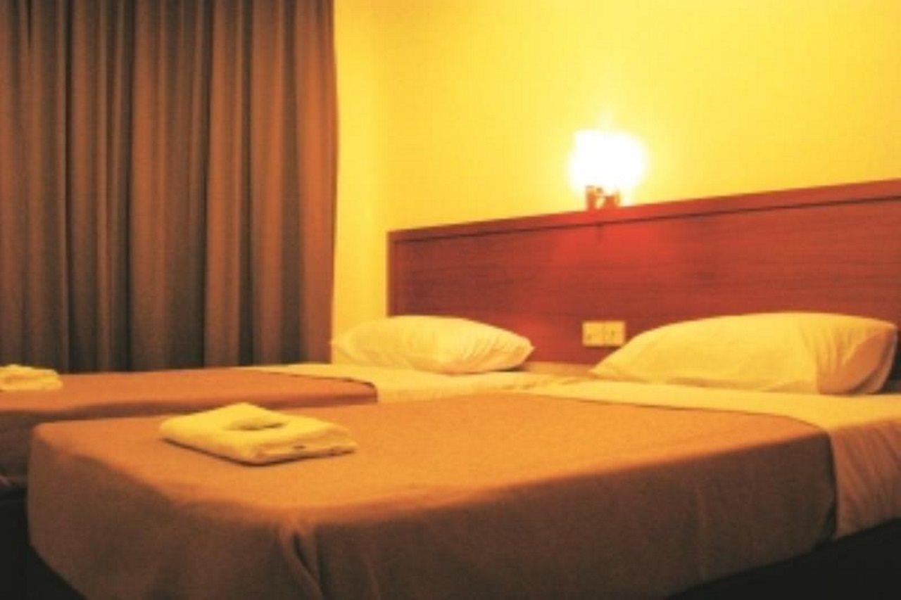 My Hotel Букит Мертаджам Екстериор снимка