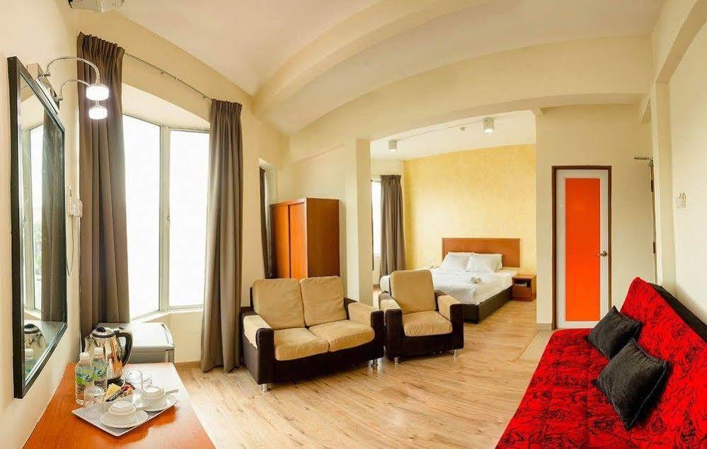 My Hotel Букит Мертаджам Екстериор снимка